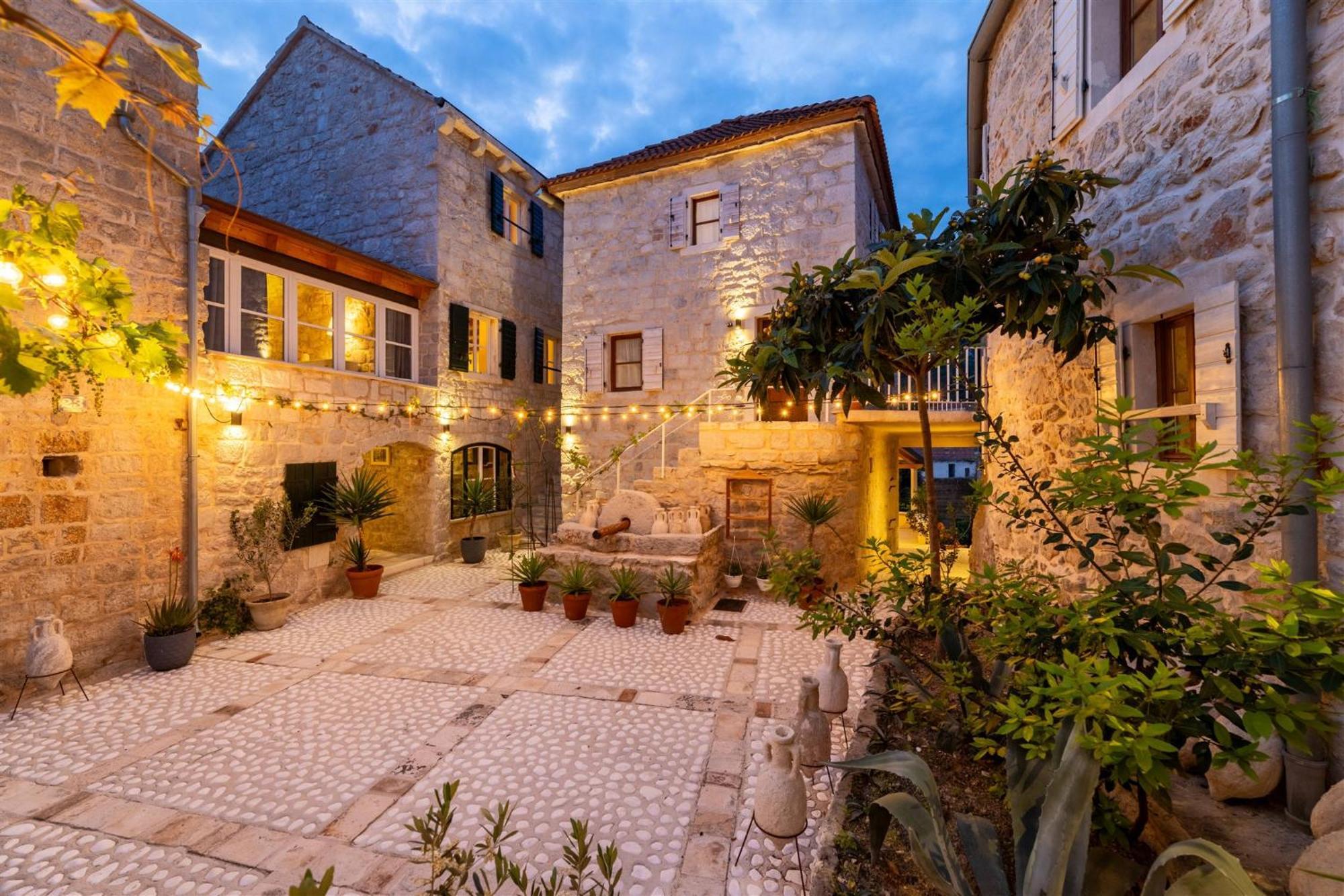 Dvor Pitve Villas Jelsa  Kültér fotó